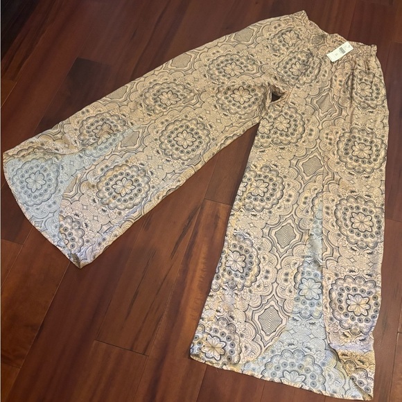 Anthropologie peach and black split leg pants - Picture 2 of 6